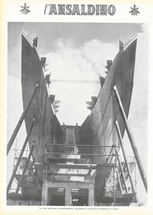 p. 24 (quarta di copertina), lo scafo dell'ultimo cacciatorpediniere venezuelano in costruzione al Cantiere di Livorno